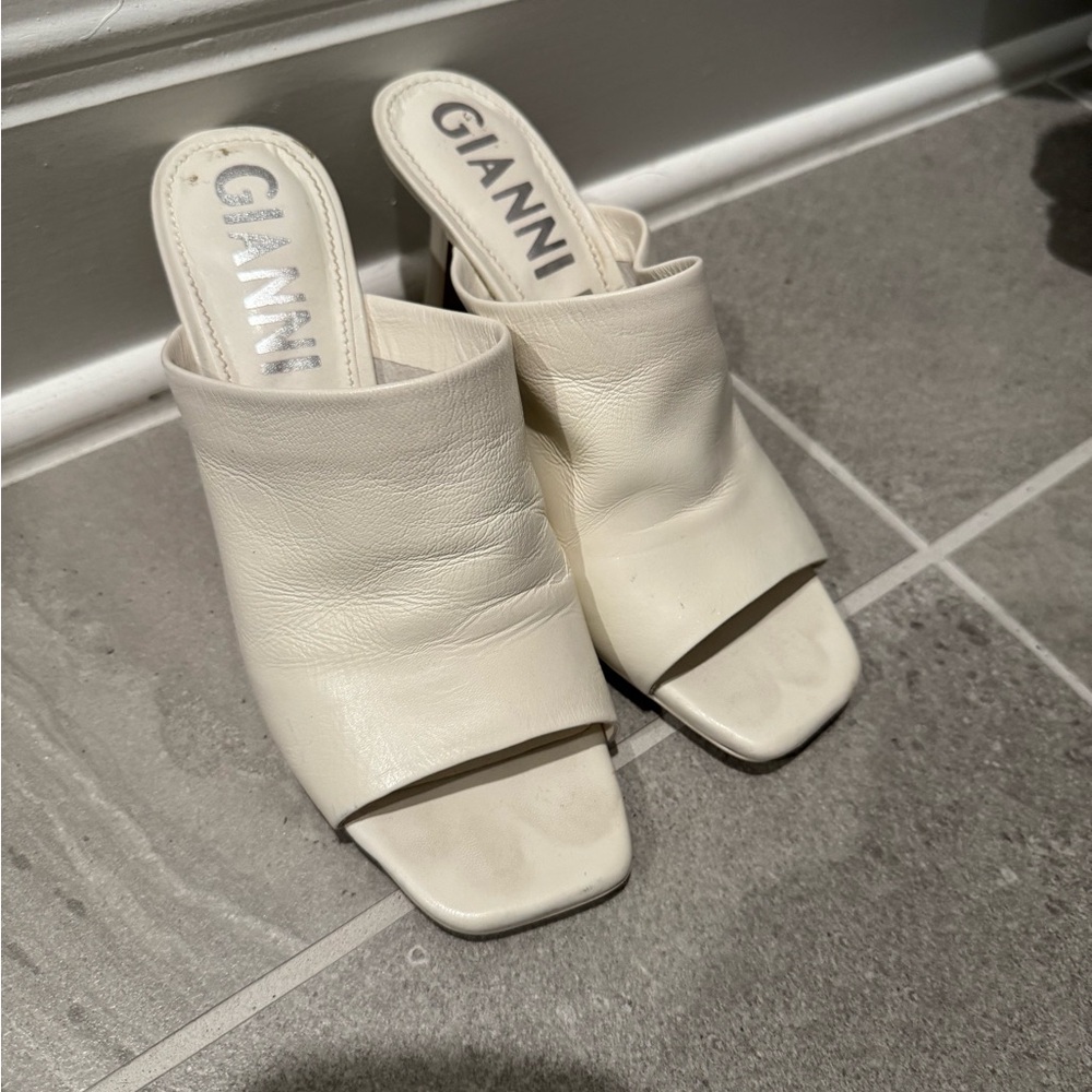 Gianni Bini Jaelianah Leather Square Toe Mules
